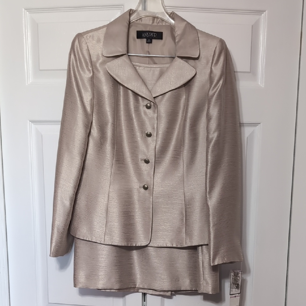 Kasper Women's Champagne-Tone Satin Blazer And Skirt